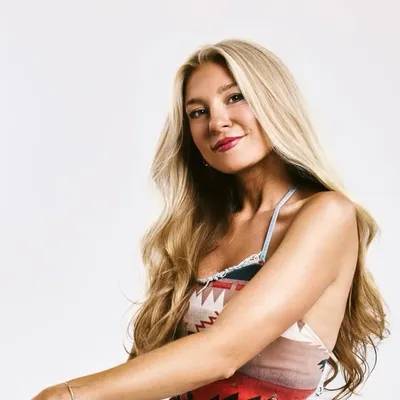 Julia Cole profile