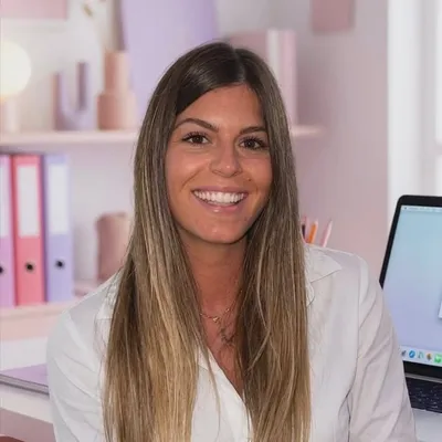 Julia Crott | SMM | UGC Creator profile