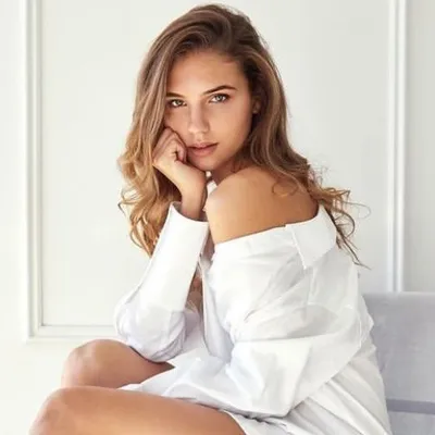 Julia Edwards profile