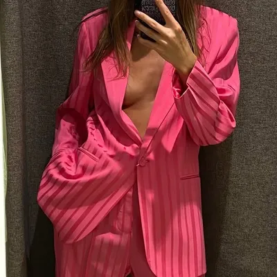 STYLIST | Julia Malishewska profile