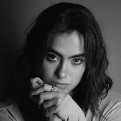 Julia Maqueo profile