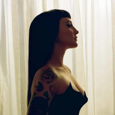 Julia Michaels profile