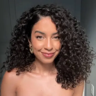 Juliana Louise✨ profile