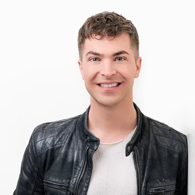 Julian David profile