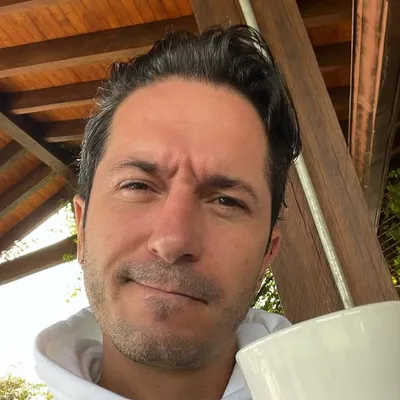 julian hoyos vallejo profile