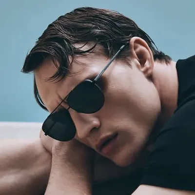 Julian Schneyder profile