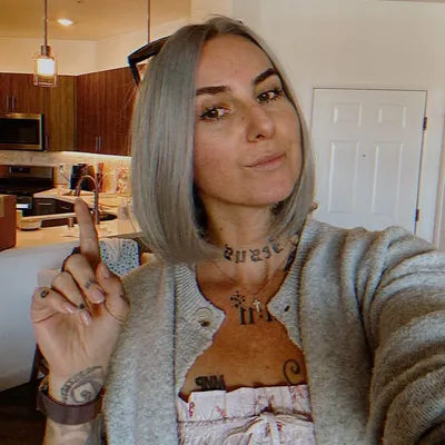 Julia ✞ GUT HEALTH & JESUS profile
