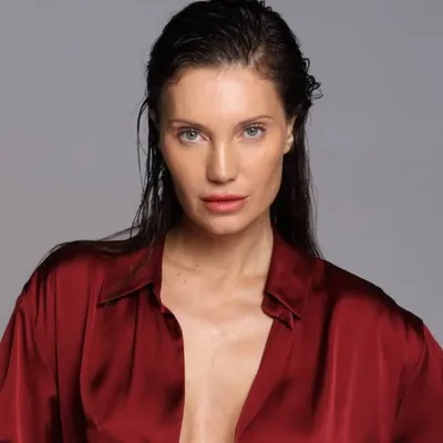 Júlia Pereira profile