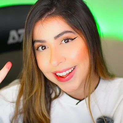 Júlia Pitzer profile