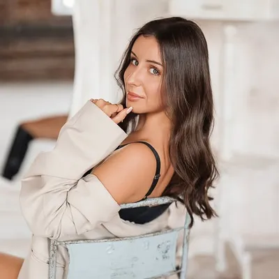 Julia Potz profile