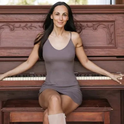 Julia Price profile