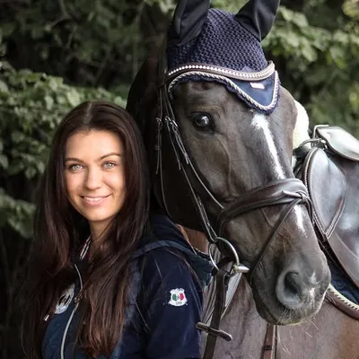 Julia Strunz profile