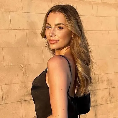 Julia Schwab profile