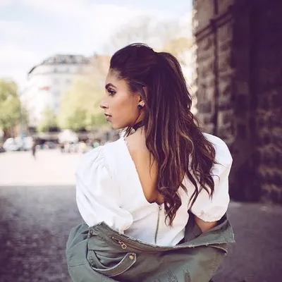 Julia Steyns profile