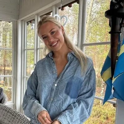 Julia Östlund profile