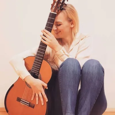 Julia Trintschuk profile
