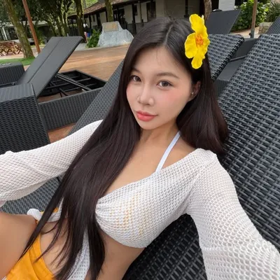 Julia 婉婉儿🎀 profile