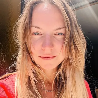 Julie Guével Goldstone profile
