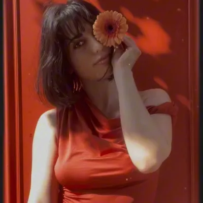 Julie Olk / Good vibes🌻, Poésie🎥 & Magie du quotidien✨ profile