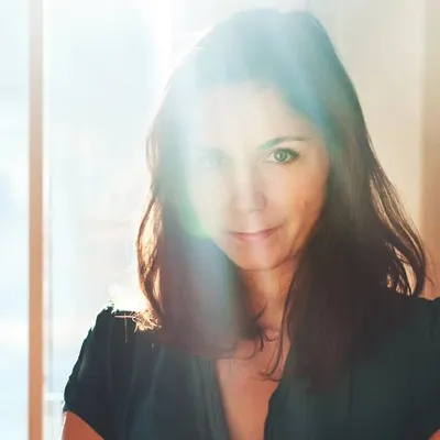 Julie de Waroquier profile
