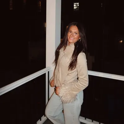 JULIE LAWTON profile