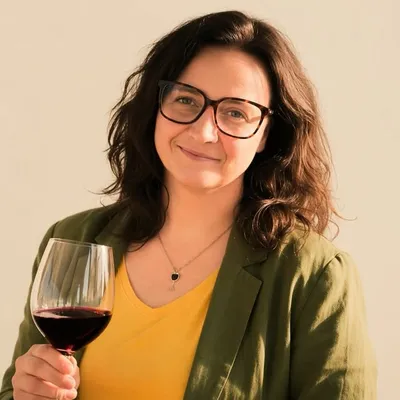Julieta Quindimil | Sommelière & Wine Educator profile
