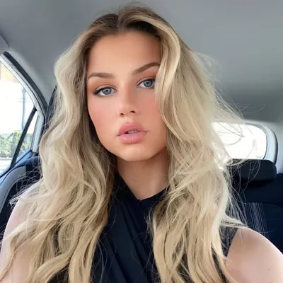 Juliette Lizura ๐ profile