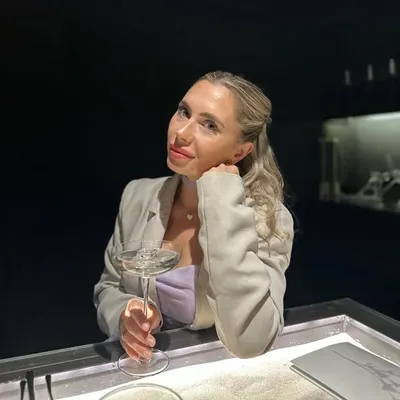 Julika Faler profile
