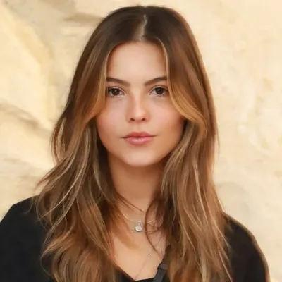 Júlia Gomes profile