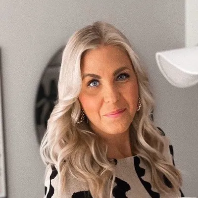 JULIA ANDERSSON profile