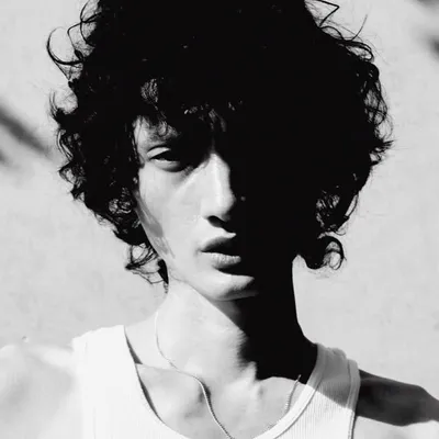 J U L L I A N profile