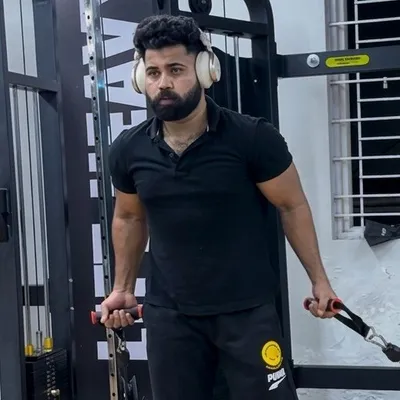 യാത്രികൻ profile