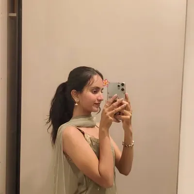 sakshi profile
