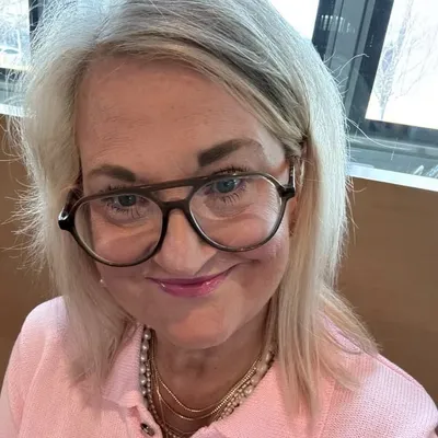 Margie Romney-Aslett profile