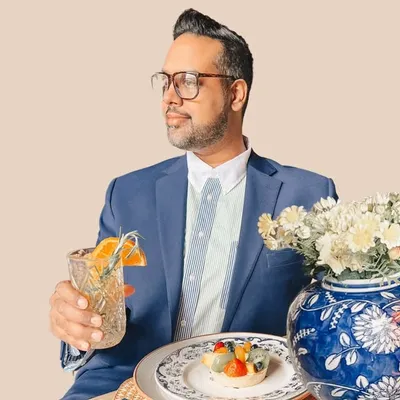 Sultan Sandur | Canadian Blogger profile