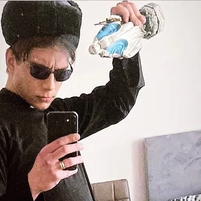 dzonyrandom profile