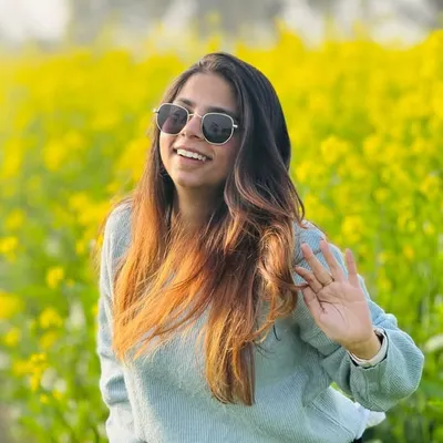 Komal Khurana🌸 profile