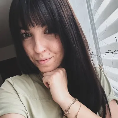 K L Á R A profile