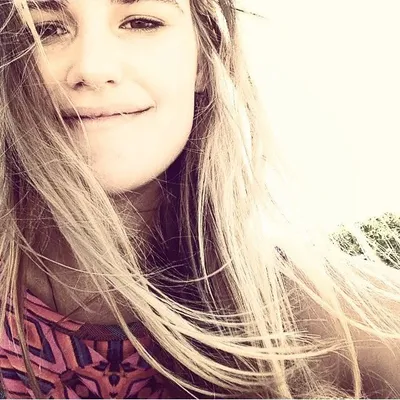 Kahena Kunze profile