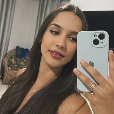 Kamilla Camargo profile