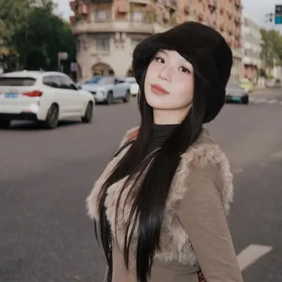 Châu Tú Linh profile