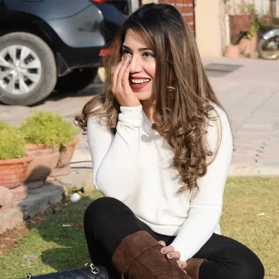 Kanza Nawadat profile