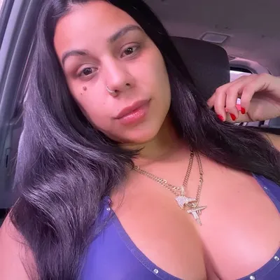 Karely Milano profile