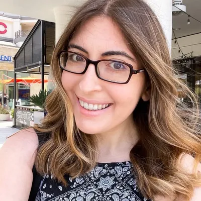 Karen Kavett profile