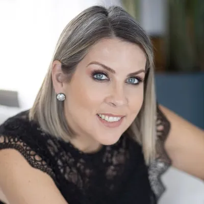 Karen kroboth Realtor / Agente Bienes Raices profile
