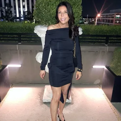 KARI ๐ Fashion and Fitness profile