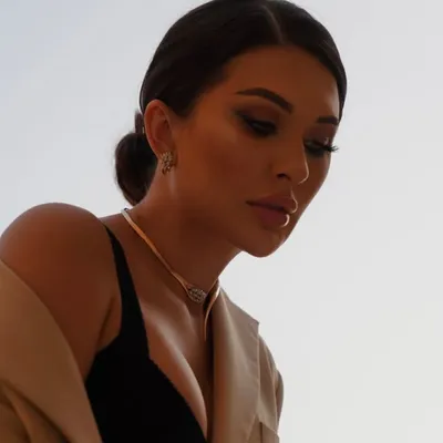 Karina Komil profile