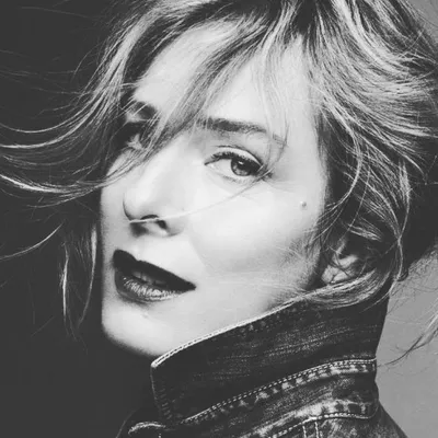 Karin Viard profile