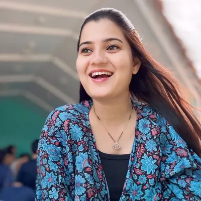 Karishmasanketbhaseofficial profile