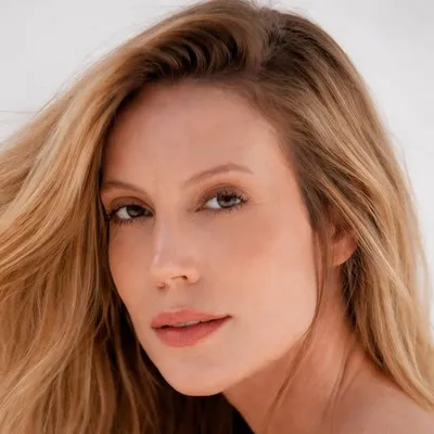 Karla Mandro profile
